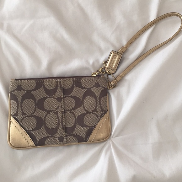 Coach Wristlet NWOT - Picture 2 of 4